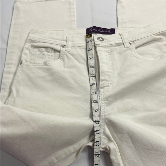 Gloria Vanderbilt Women's Straight Leg Jeans - White - Picture 6 of 7